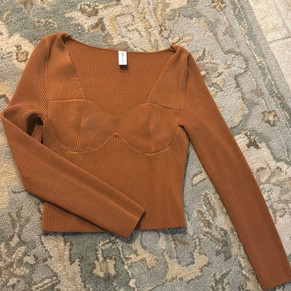 Caramel sweater tight fitting, NWOT